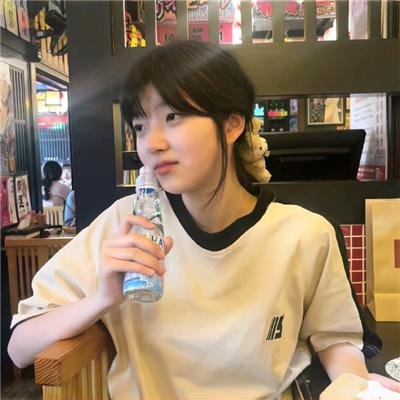 金发奇女